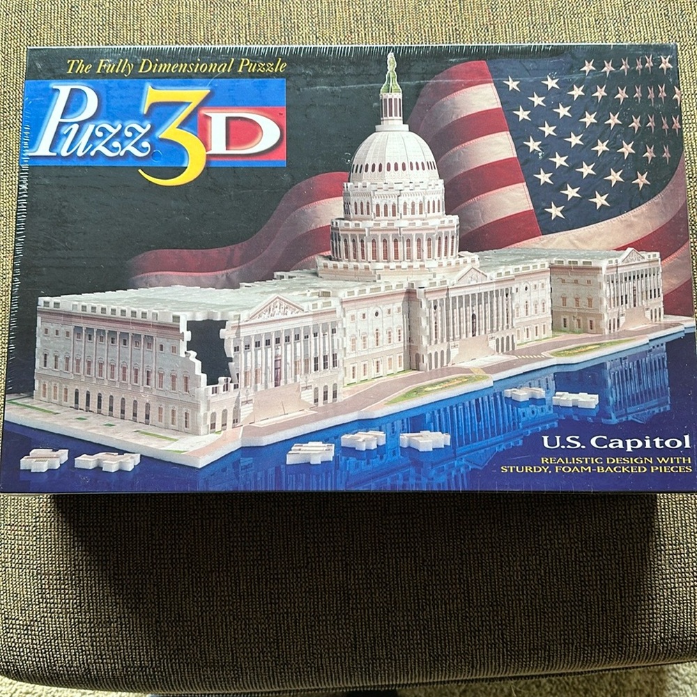Puzzle, 3D , NEW BOX IS IN PLASTIC . US capitol .gir age 12 and up